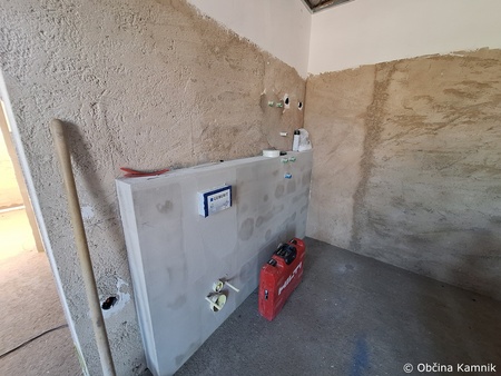 Prenova sanitarij na bazenu Pod skalco (7)